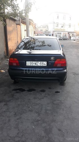 BMW 528 2000, 200,500 km - 2.8 л - Bakı