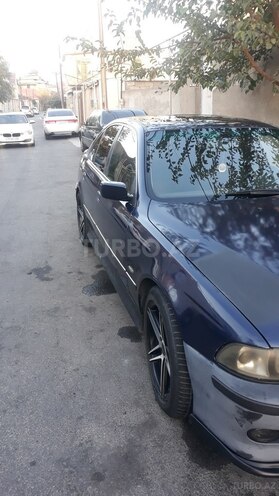 BMW 528 2000, 200,500 km - 2.8 л - Bakı