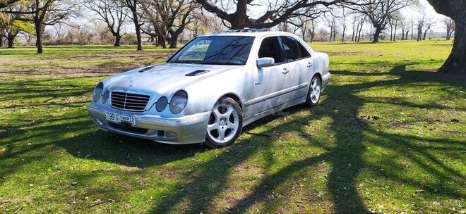 Mercedes E 240 2000, 359,588 km - 2.6 l - Qazax