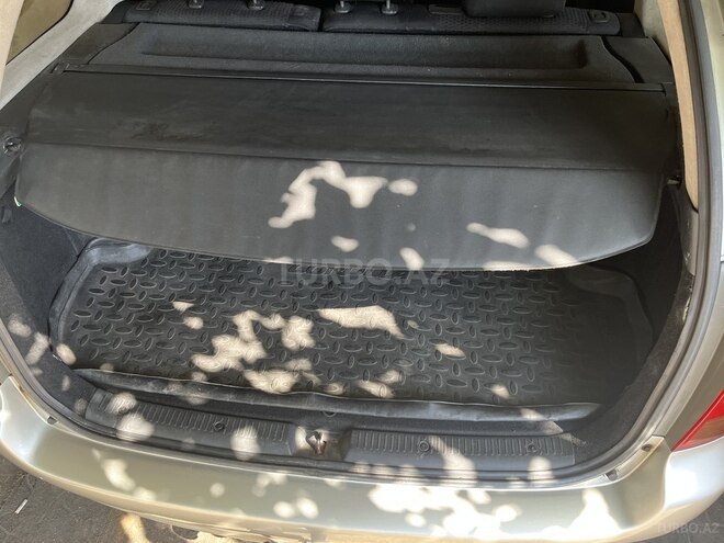 Toyota Corolla 2005, 245,000 km - 1.4 l - Bakı