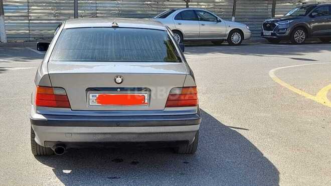 BMW 320 1992, 326,421 km - 2.0 l - Sumqayıt