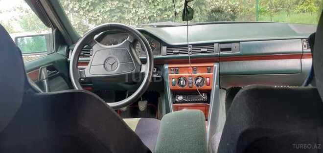 Mercedes E 220 1992, 450,000 km - 2.2 л - Qusar