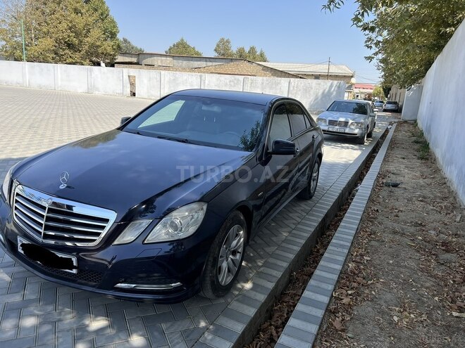 Mercedes E 220 2009, 318,000 km - 2.2 l - Masallı