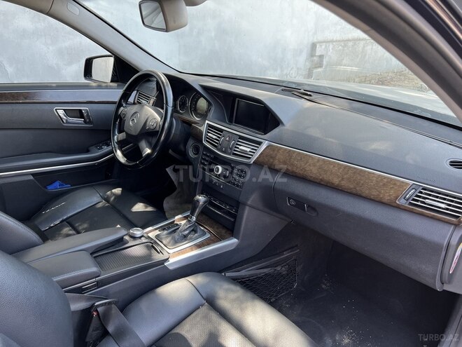 Mercedes E 220 2009, 318,000 km - 2.2 l - Masallı