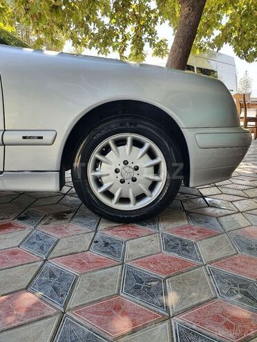 Mercedes E 200 1999, 167,000 km - 2.0 l - Masallı