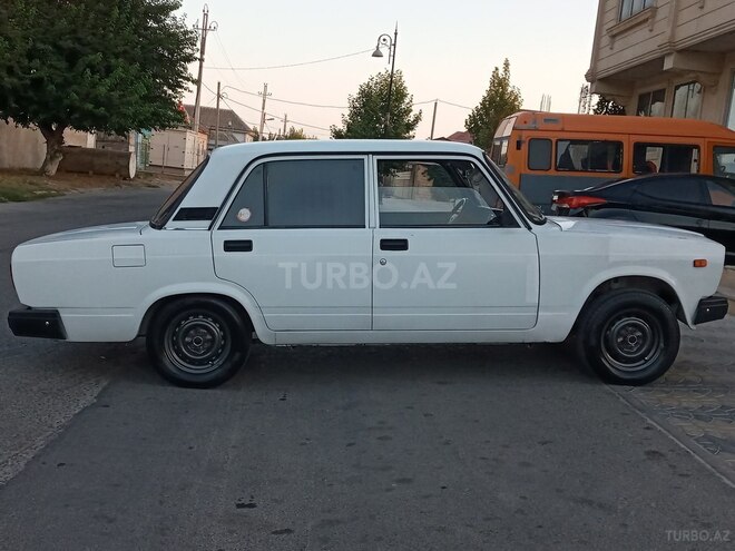 LADA (VAZ) 2107 2011, 122,400 km - 1.6 л - Salyan