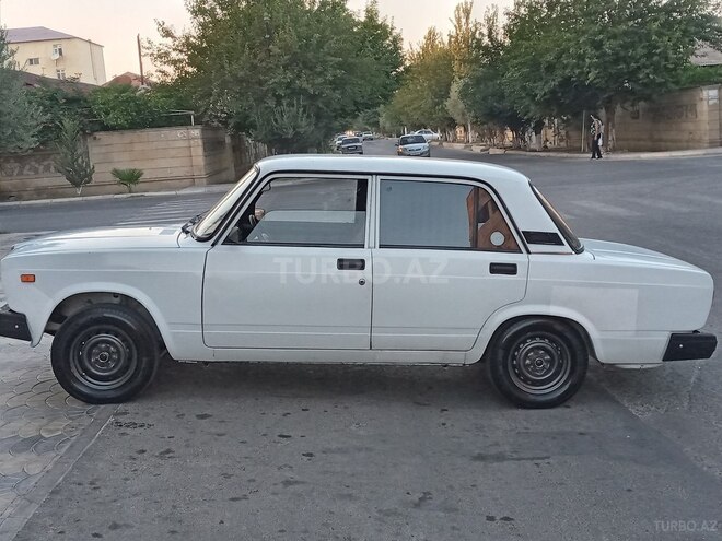 LADA (VAZ) 2107 2011, 122,400 km - 1.6 л - Salyan