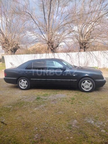 Mercedes E 240 1999, 180,000 km - 2.4 l - Lənkəran
