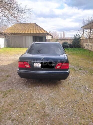 Mercedes E 240 1999, 180,000 km - 2.4 l - Lənkəran
