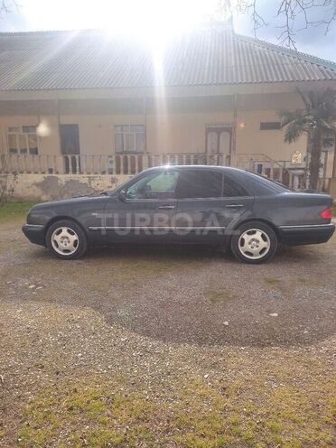 Mercedes E 240 1999, 180,000 km - 2.4 l - Lənkəran