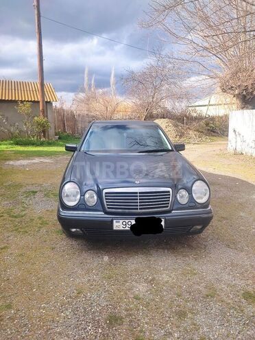 Mercedes E 240 1999, 180,000 km - 2.4 l - Lənkəran