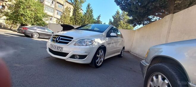 Mercedes B 180 2009, 250,000 km - 1.7 l - Bakı