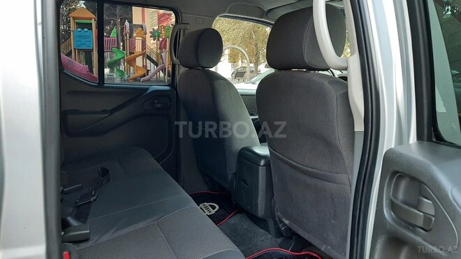 Nissan Navara 2011, 215,000 km - 2.5 l - Bakı