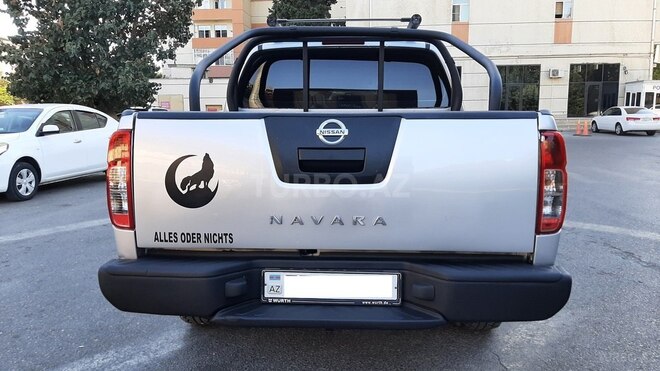 Nissan Navara 2011, 215,000 km - 2.5 l - Bakı