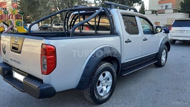 Nissan Navara 2011, 215,000 km - 2.5 l - Bakı