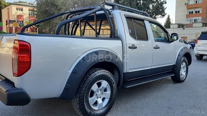 Nissan Navara 2011, 215,000 km - 2.5 l - Bakı