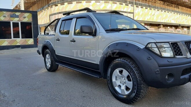 Nissan Navara 2011, 215,000 km - 2.5 l - Bakı