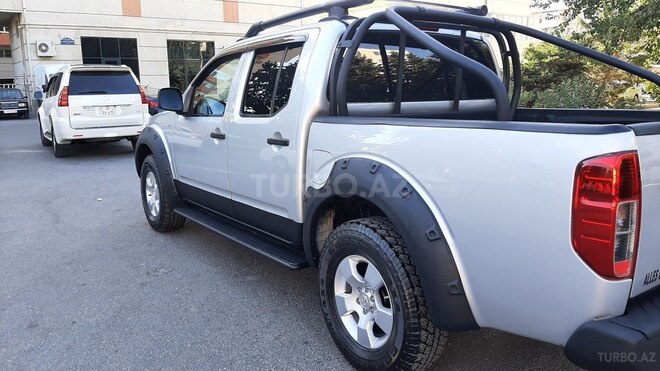 Nissan Navara 2011, 215,000 km - 2.5 l - Bakı