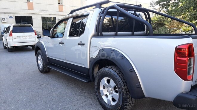 Nissan Navara 2011, 215,000 km - 2.5 l - Bakı