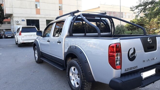 Nissan Navara 2011, 215,000 km - 2.5 l - Bakı