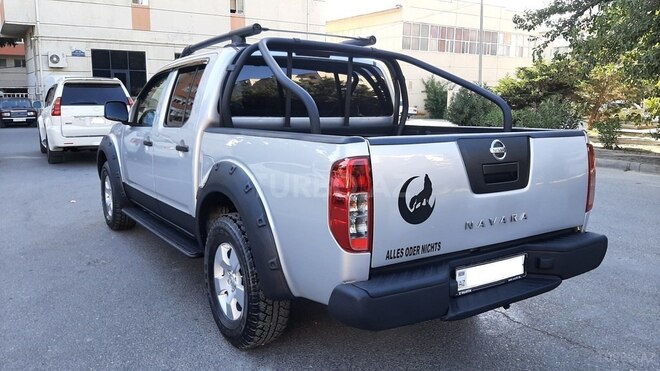 Nissan Navara 2011, 215,000 km - 2.5 l - Bakı