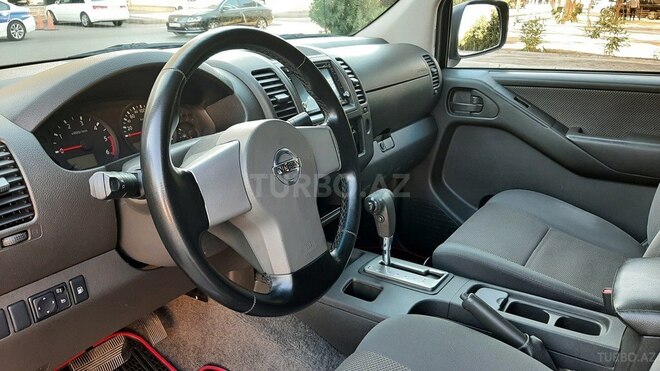 Nissan Navara 2011, 215,000 km - 2.5 l - Bakı