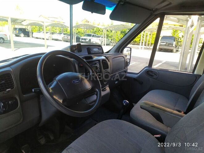 Ford Transit 2003, 246,000 km - 2.4 л - Quba