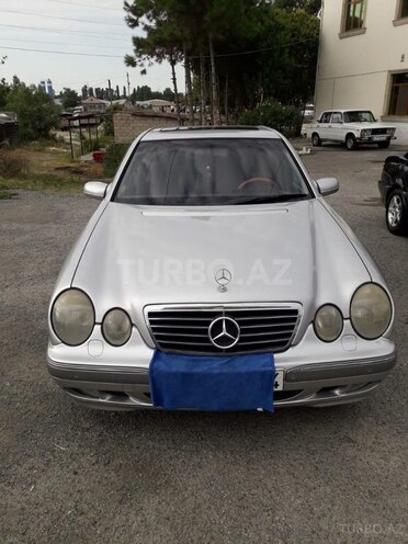 Mercedes E 200 2001, 320,200 km - 2.0 l - Bərdə