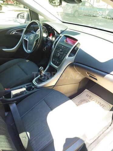 Opel Astra 2011, 163,000 km - 1.4 l - Bakı