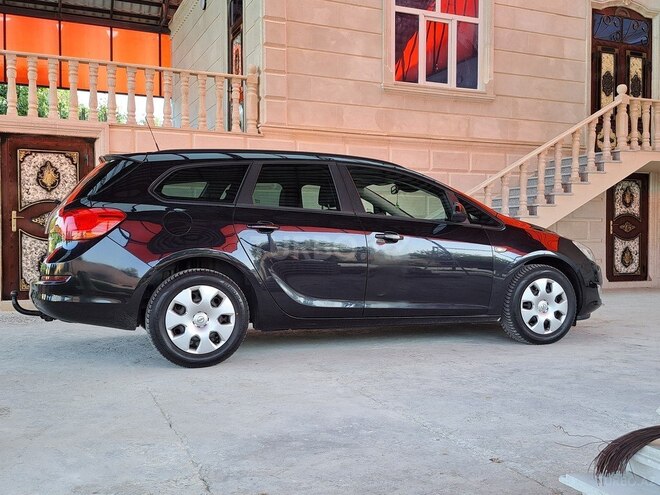 Opel Astra 2011, 163,000 km - 1.4 l - Bakı