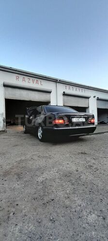 Mercedes E 240 2000, 300,000 km - 2.4 l - Lənkəran