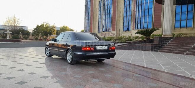 Mercedes E 240 2000, 300,000 km - 2.4 l - Lənkəran