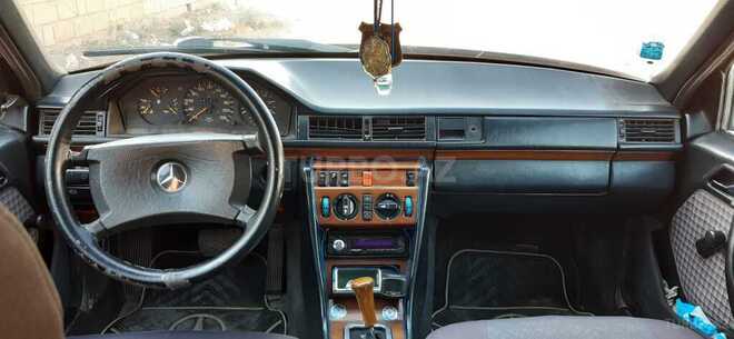Mercedes E 300 1990, 887,940 km - 3.0 л - Bakı