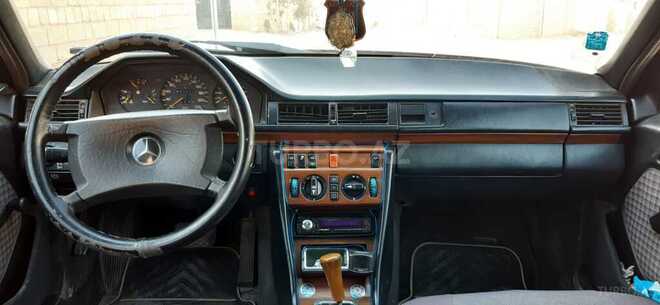 Mercedes E 300 1990, 887,940 km - 3.0 л - Bakı