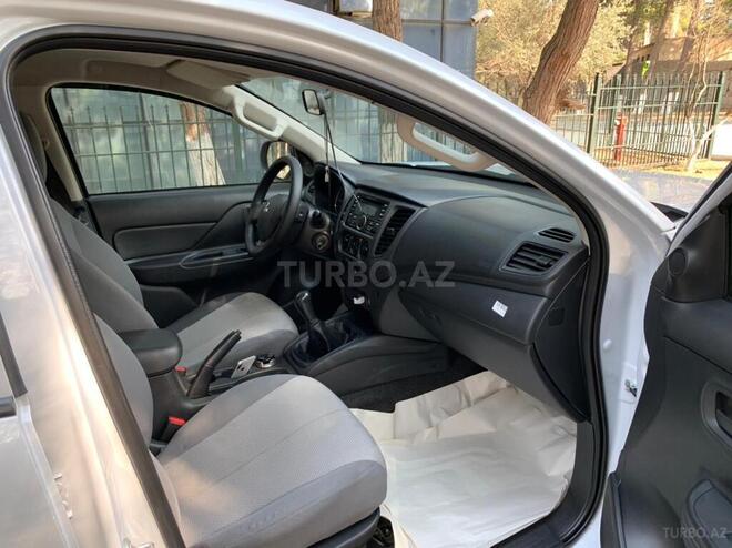 Mitsubishi L200 2020, 59,200 km - 2.4 l - Bakı