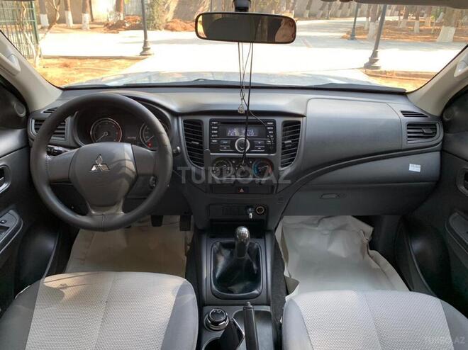 Mitsubishi L200 2020, 59,200 km - 2.4 l - Bakı