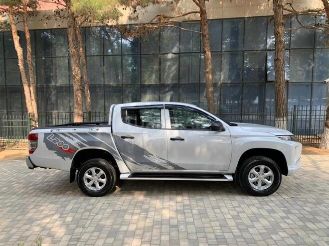 Mitsubishi L200 2020, 59,200 km - 2.4 l - Bakı