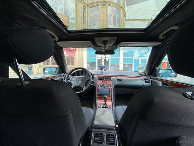 Mercedes E 240 1998, 409,432 km - 2.4 l - Bakı