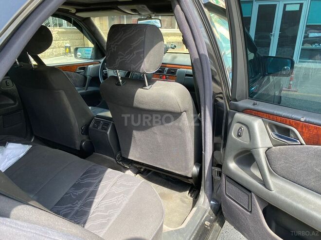 Mercedes E 240 1998, 409,432 km - 2.4 l - Bakı