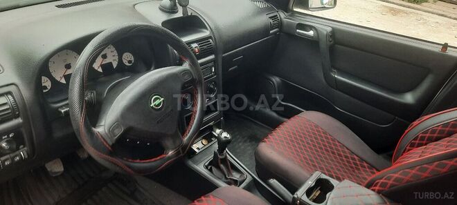 Opel Astra 1999, 290,000 km - 1.6 l - Qusar