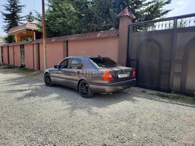 Mercedes C 180 1995, 390,000 km - 1.8 л - Qusar