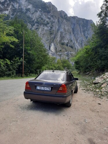 Mercedes C 180 1995, 390,000 km - 1.8 л - Qusar