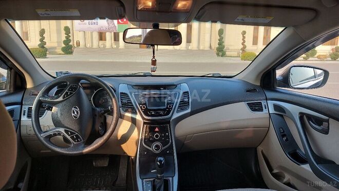 Hyundai Elantra 2014, 209,215 km - 1.8 l - Ucar