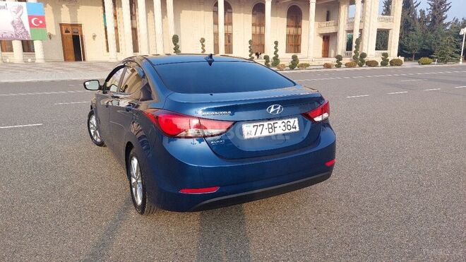 Hyundai Elantra 2014, 209,215 km - 1.8 l - Ucar