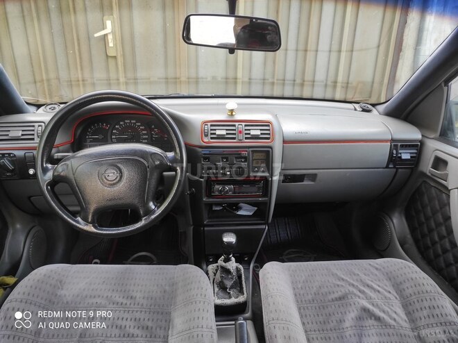 Opel Vectra 1994, 270,000 km - 1.8 л - Bakı