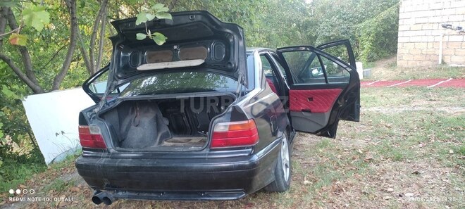 BMW 318 1992, 52,121 km - 1.8 l - Quba