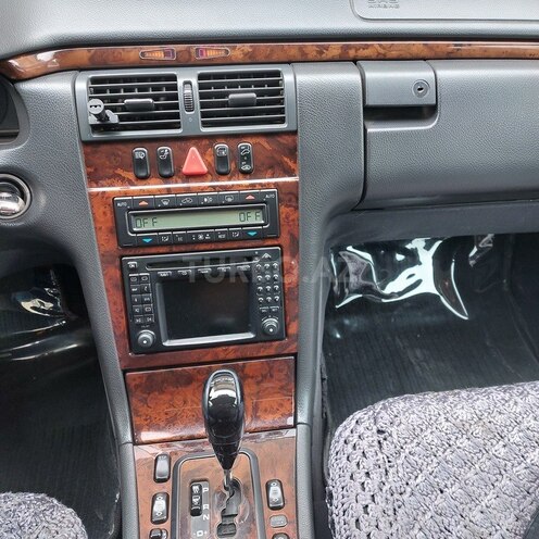 Mercedes E 240 2000, 290,000 km - 2.4 l - Bakı