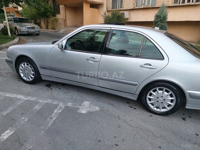 Mercedes E 240 2000, 290,000 km - 2.4 l - Bakı