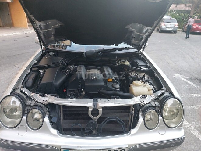 Mercedes E 240 2000, 290,000 km - 2.4 l - Bakı