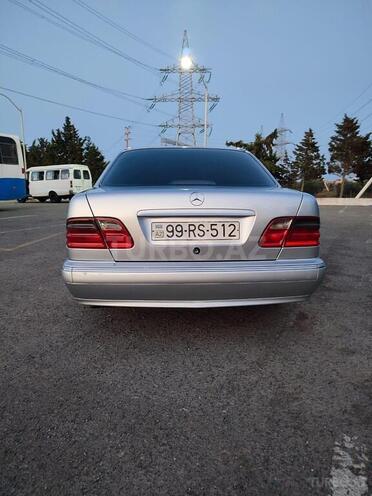 Mercedes E 240 2000, 280,000 km - 2.4 l - Bakı